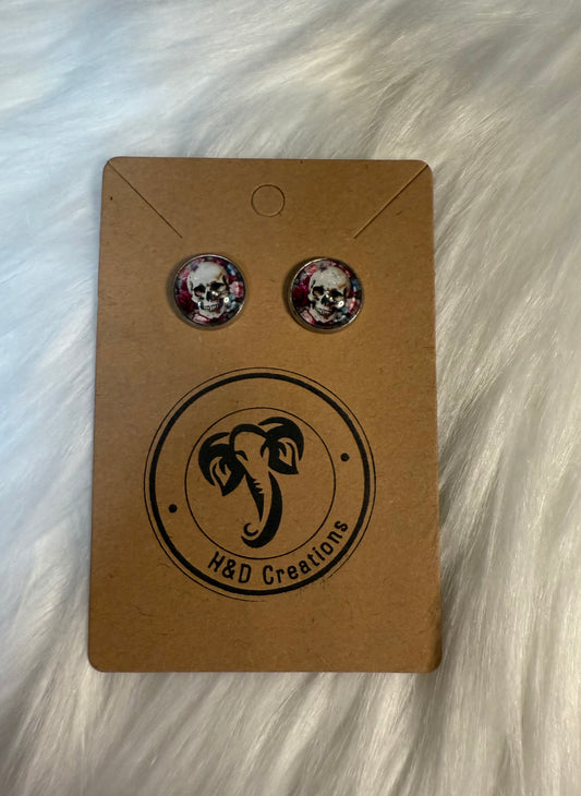 Beautiful burgundy skull - Stud Earrings 12mm