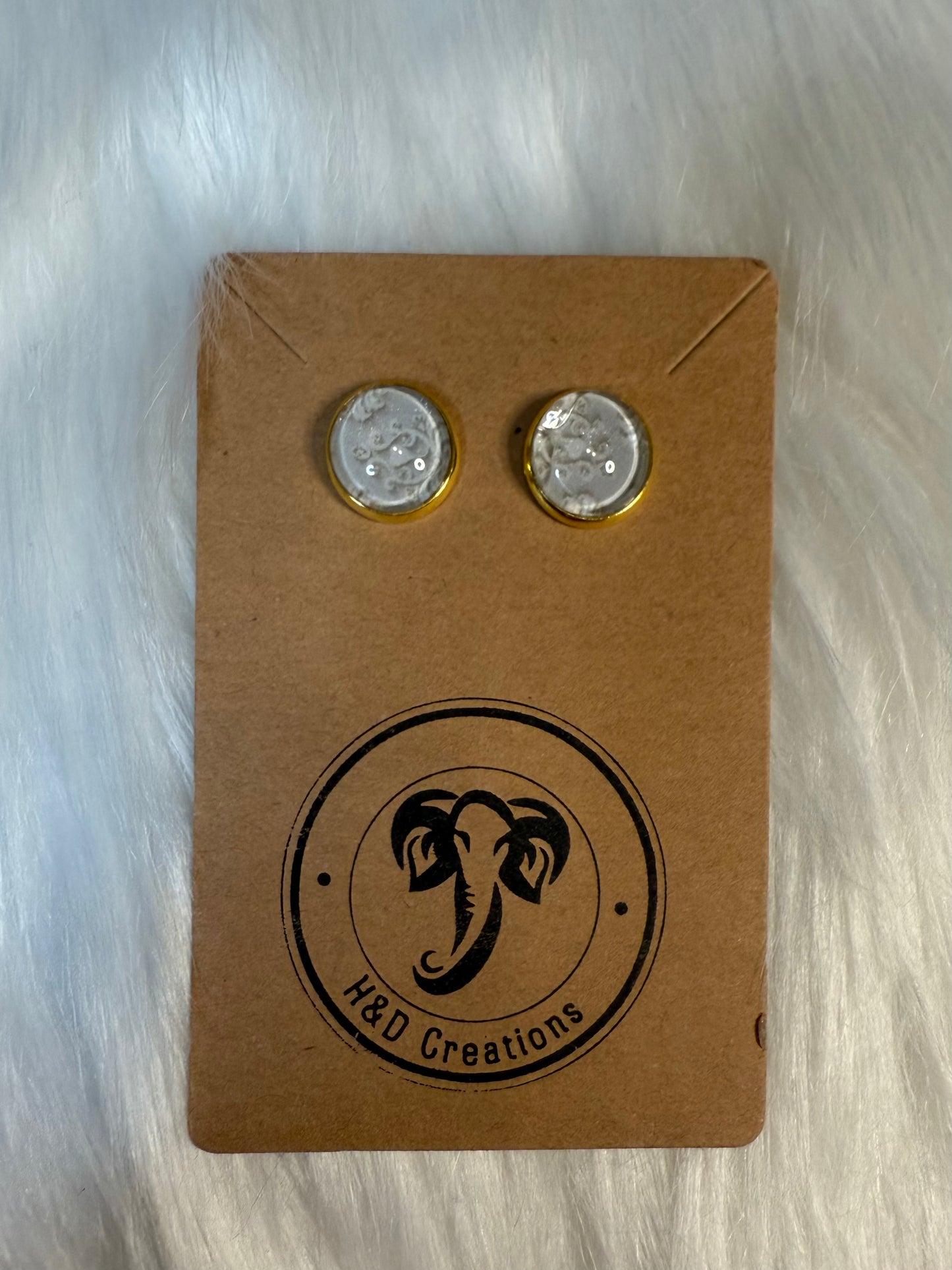 Beautiful floral (brass) - Stud Earrings 12mm