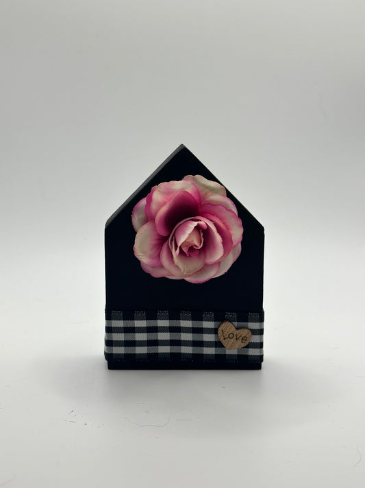 Decorative Wooden Casita - Pink Rose